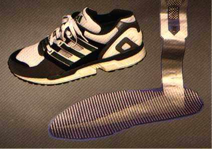 scarpe.jpg (18951 byte)